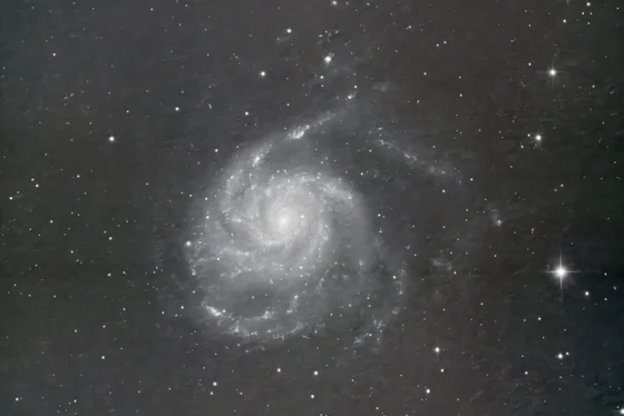 Die Feuerrad-Galaxie M101, Langzeitbelichtung